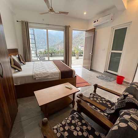 Hotel Manikut Rishikesh Bagian luar foto