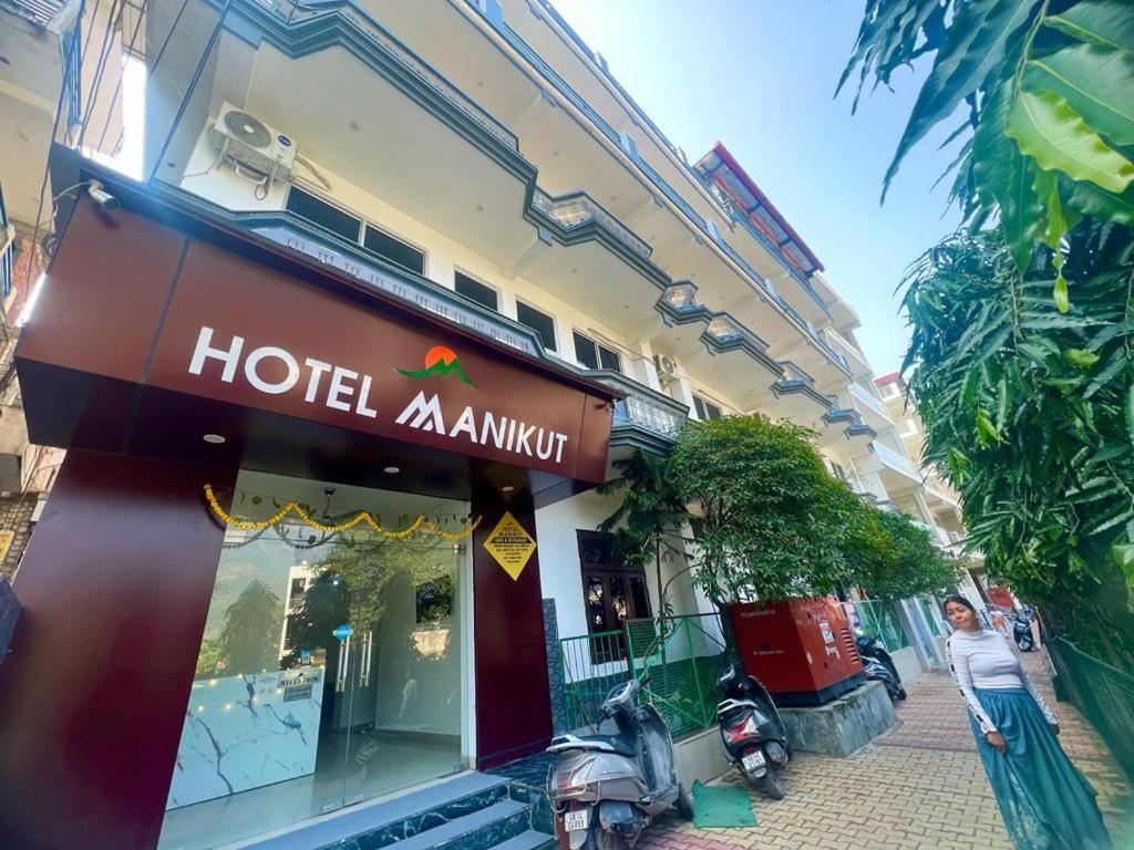 Hotel Manikut Rishikesh Bagian luar foto