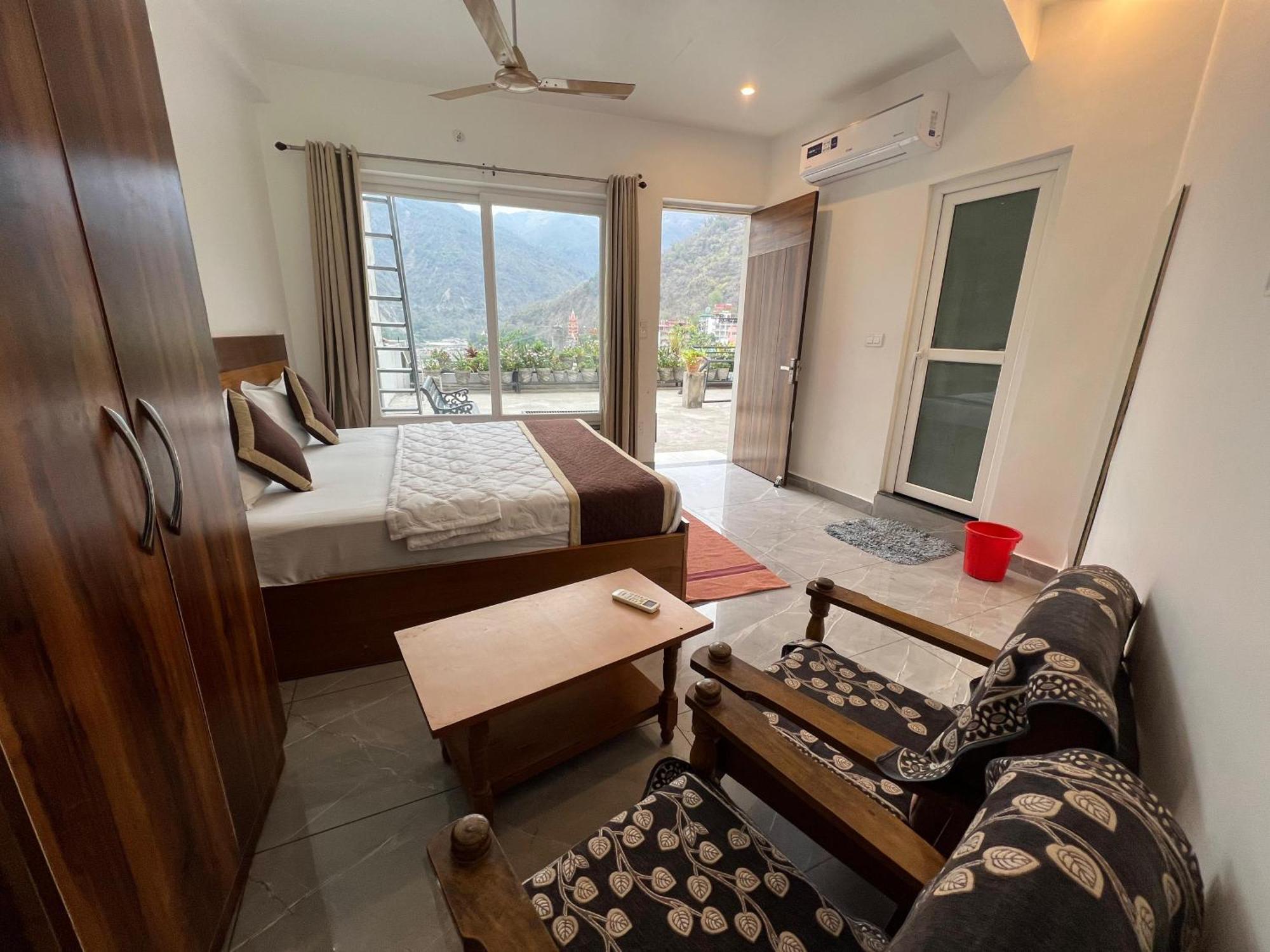 Hotel Manikut Rishikesh Bagian luar foto